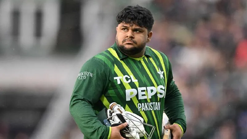 ಅಜಾಮ್​​ ಖಾನ್​: 14 ಟಿ20 ಪಂದ್ಯಗಳನ್ನು ಆಡಿರುವ ಅಜಾಮ್​ ಖಾನ್​ ಪಾಕ್​ ತಂಡದಲ್ಲಿ ಕೀಪಿಂಗ್​ ಮಾಡುತ್ತಿದ್ದಾರೆ. ಇಂಡಿಯಾ ಪರವಾಗಿ ಮೊದಲ ಬಾರಿಗೆ ಈ ಪ್ಲೇಯರ್​ ಆಡುತ್ತಿದ್ದಾರೆ. 