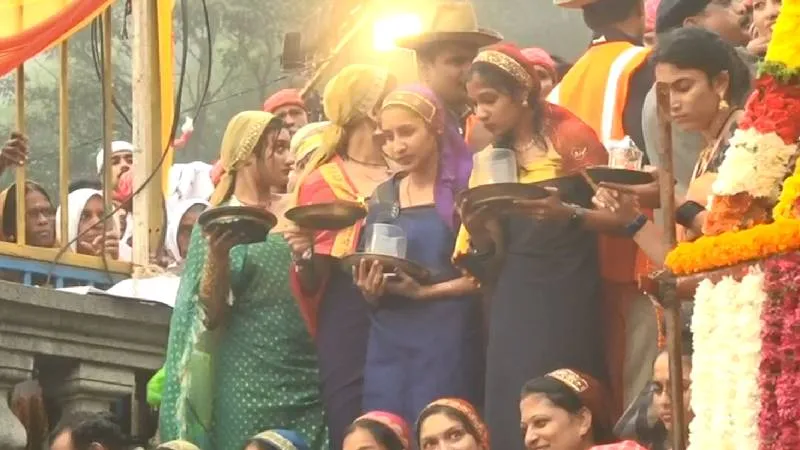 ಕವೇರ ಒಪ್ಪಿಕೊಂಡರೂ ಕೂಡ ಕಾವೇರಿ ಮಾತ್ರ,  ನಾನು ಇವರನ್ನು ಮದುವೆಯಾಗುತ್ತೇನೆ, ಆದ್ರೆ ಇವರು ಎಂದಿಗೂ ಕೂಡ ನನ್ನನ್ನು ಬಿಟ್ಟು ಹೋಗಬಾರದು ಎಂದು ಷರತ್ತು ವಿಧಿಸುತ್ತಾಳೆ. ಇದಕ್ಕೆ ಒಪ್ಪಿದ ಅಗಸ್ತ್ಯರು ಕಾವೇರಿಯನ್ನು ವರಿಸುತ್ತಾರೆ. ಲೋಕಕಲ್ಯಾಣಕ್ಕೇ ಎಂದು ಬಂದಿದ್ದ ಲೋಪಮುದ್ರೆ ಒಂದೇ ಒಂದು ನಿಮಿತ್ಯಕ್ಕಾಗಿ ಕಾಯುತ್ತಿರುತ್ತಾಳೆ.