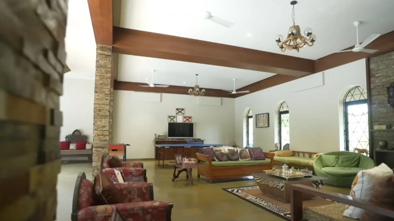 raveena farmhouse 1