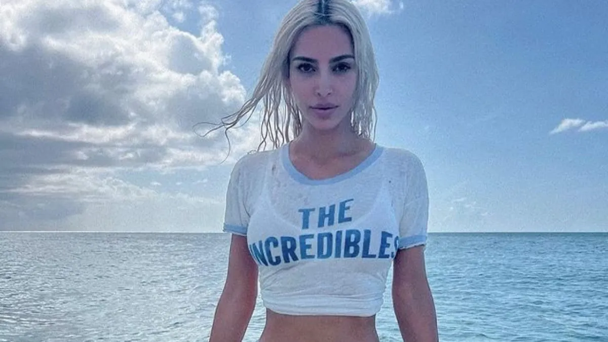 Kim Kardashian stomach tightening: जवान दिखने की ऐसी सनक, किम ने कराया दर्दभरा ट्रीटमेंट - Kim kardashian gets laser treatment for stomach tightening says worth it tmova - AajTak