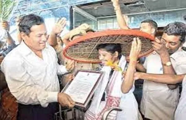 London Olympics torchbearer Pinky now works as daily wage labourer in Assam tea garden - Sports News