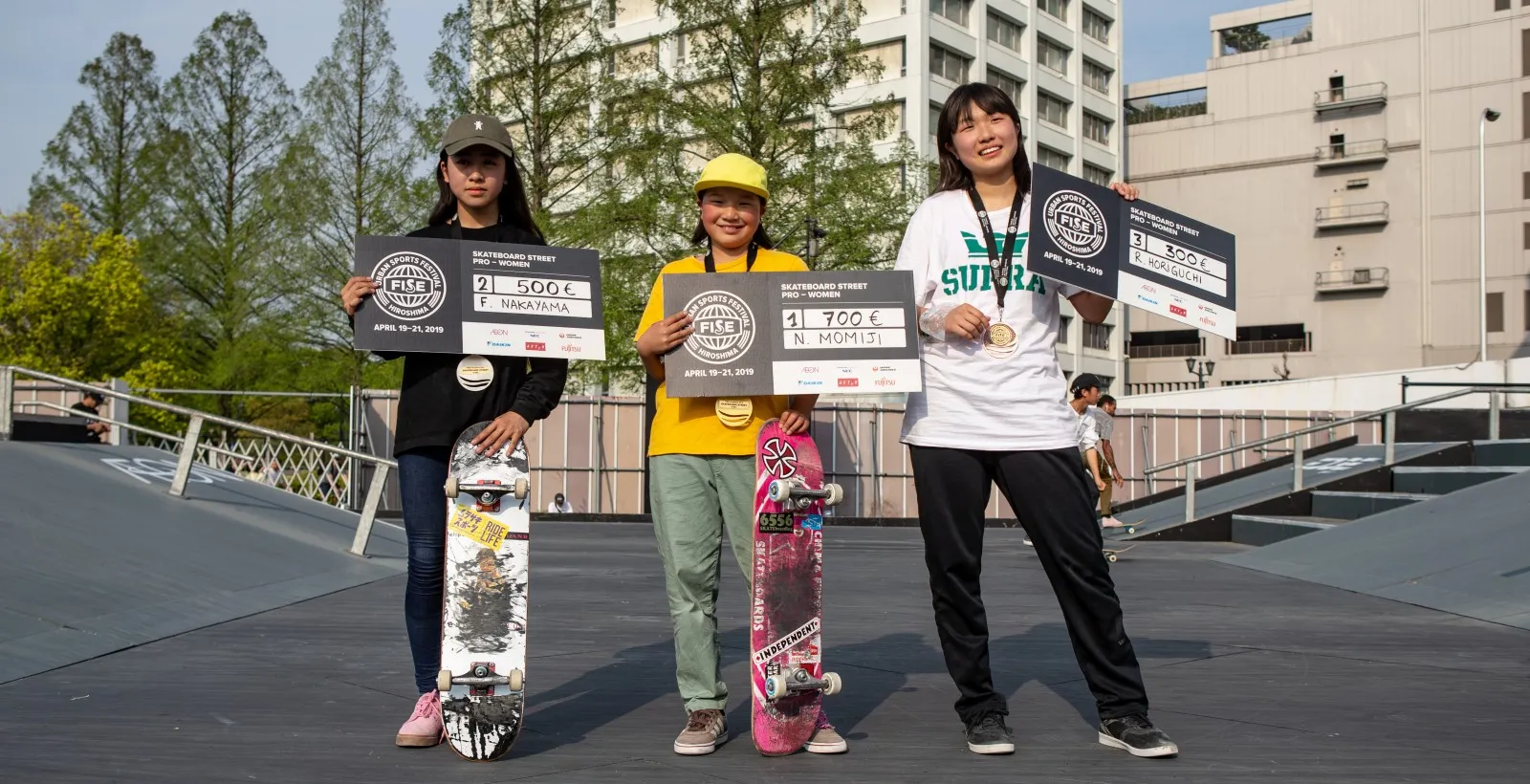 Nishiya Momiji wins the skateboard street | FISE