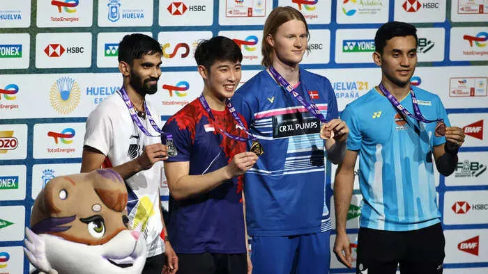BWF World Championships final, Kidambi Srikanth vs Loh Kean Yew: Srikanth  gets silver, loses to Loh in the final - The Times of India