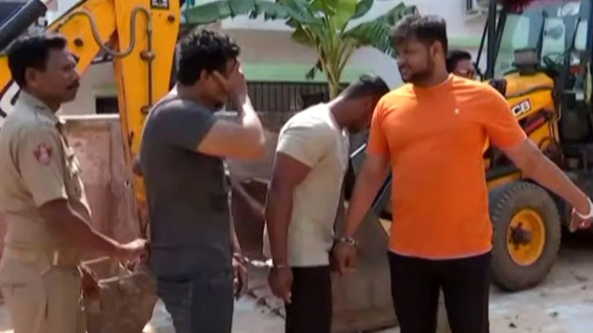 bouncer gang arrested 