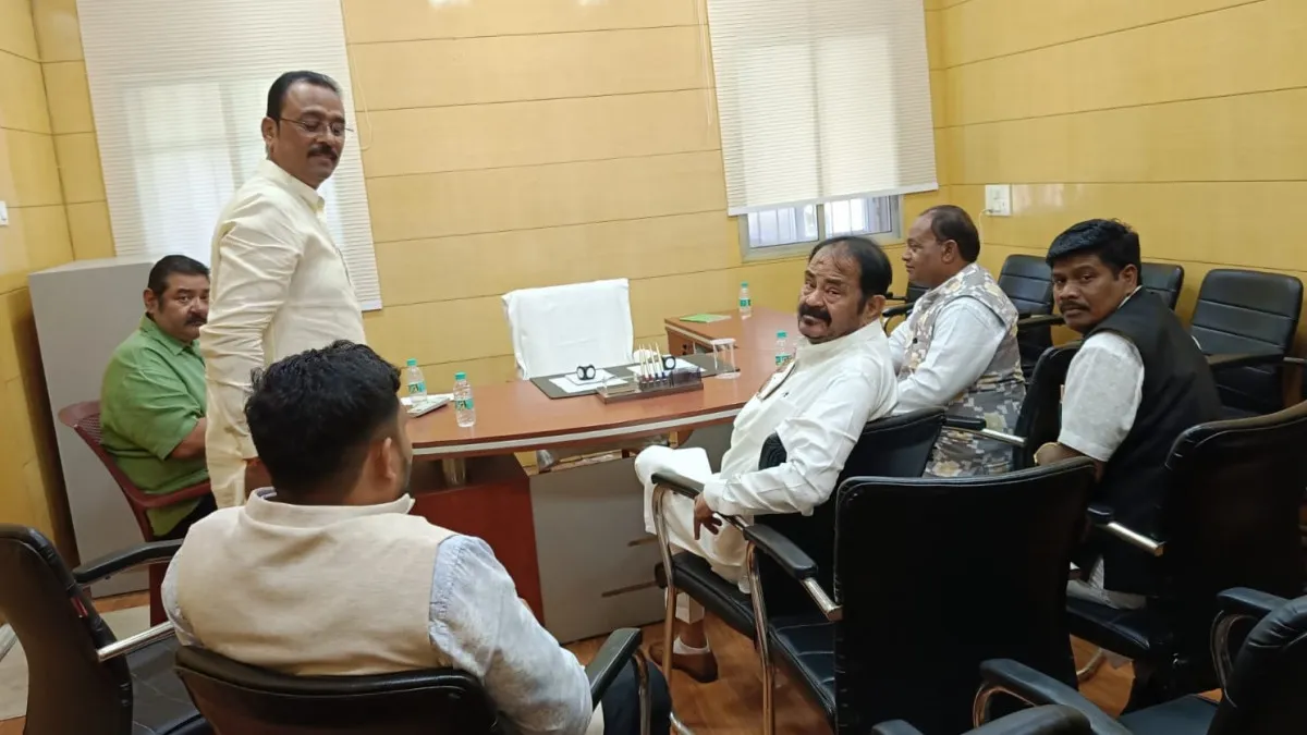 bjd mlas in naveen's chamber