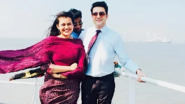 IAS officer Tina Dabi came in the discussion before divorce from husband athar aamir khan due to this reason know what is the whole matter - IAS ऑफिसर टीना डाबी 'तलाक' से