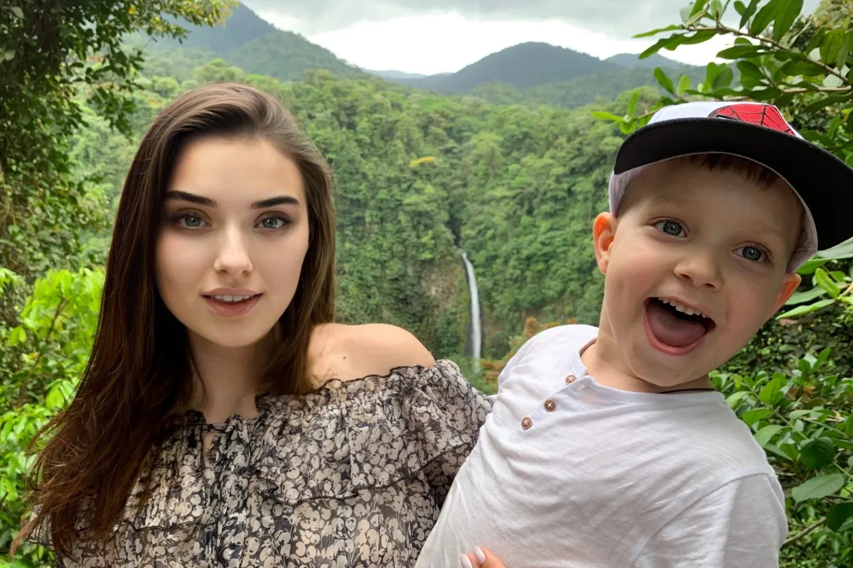 Who is Miss Ukraine 2018 winner Veronika Didusenko and why was she stripped of her title?