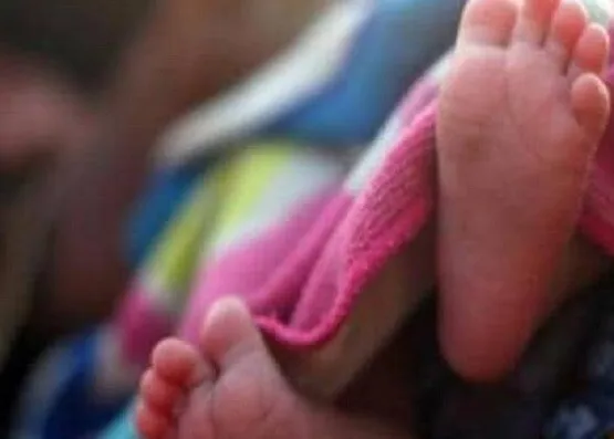 जमीन के नीचे से आई रोने की आवाज, मिट्टी हटाई तो हैरान रह गए लोग