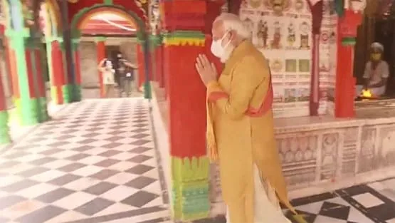 रामलला के सामने साष्टांग दंडवत हुए मोदी, देखें-अयोध्या में भूमिपूजन की तस्वीरें