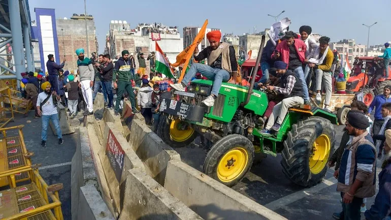 Farmers drive into Delhi on tractors, rally marred by violence, protest reaches Red Fort: 10 developments - India News