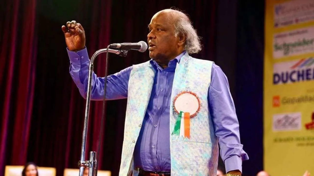 Renowned poet Rahat Indori admitted to hospital after testing ...