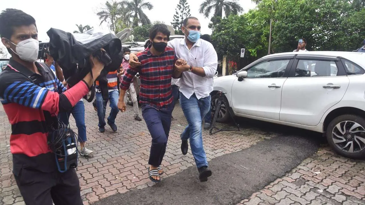 Sushant Singh Rajput's cook Neeraj and Siddharth Pithani also ...