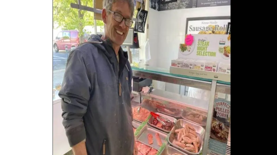 Man eating raw-meat from 50 years