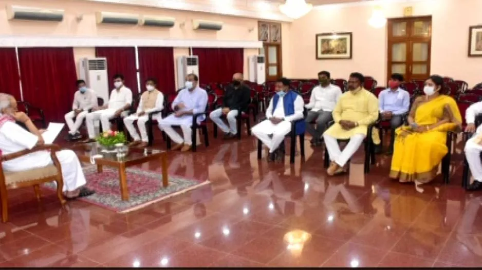 BJP Team Meet Governor