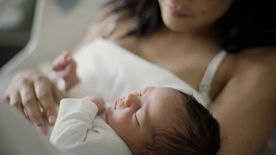 Woman gave birth to a child alone