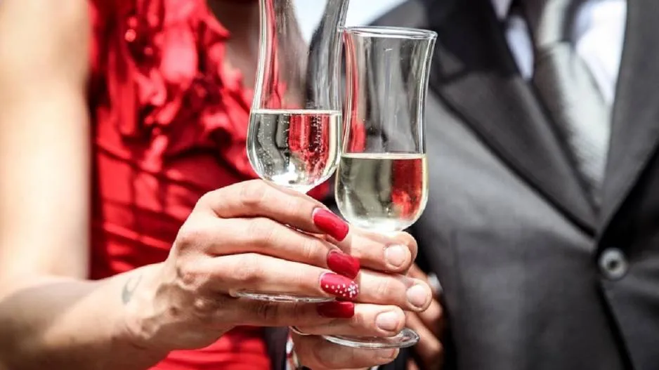 Fake guests are invited in wedding