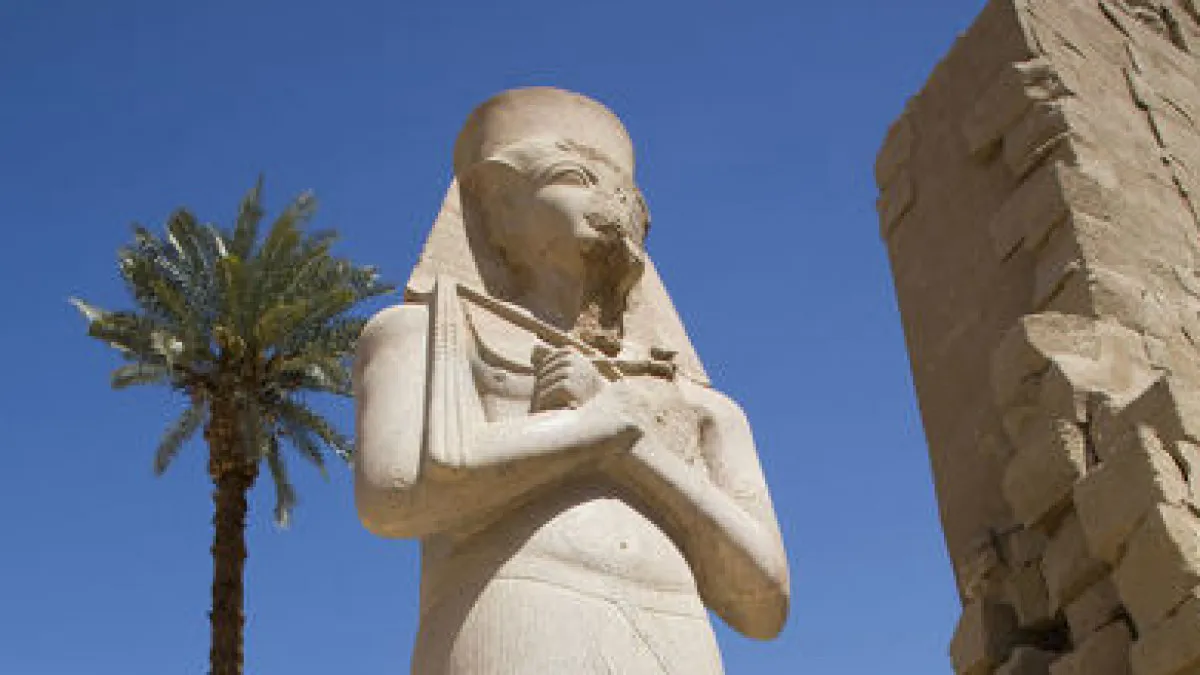 statue of ramses 2
