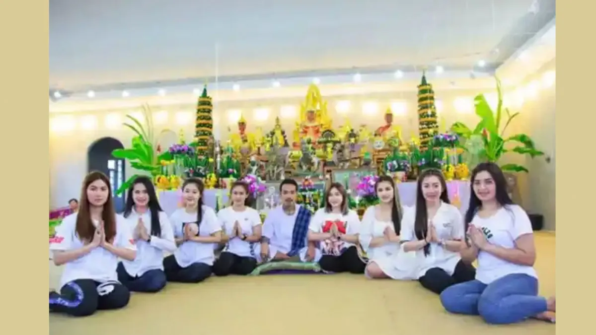 Man living happily with 8 wives