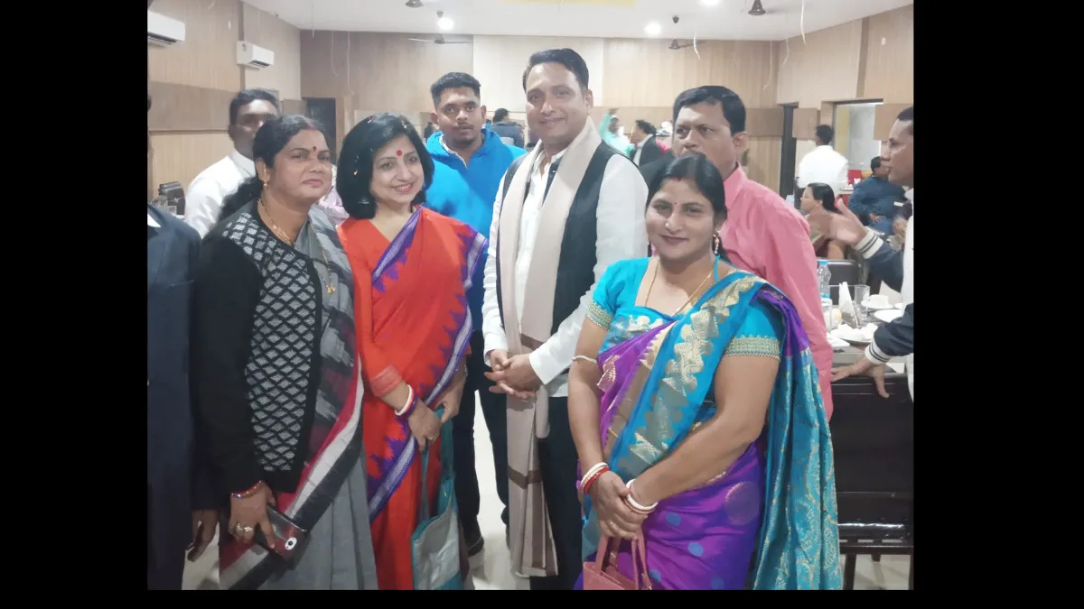 ମୁଖ୍ୟ ଅଭିଯୁକ୍ତ ଶର୍ମିଷ୍ଠା ରାଉତଙ୍କ ସହ ମନ୍ତ୍ରୀ ଦିବ୍ୟଶଙ୍କର ମିଶ୍ର