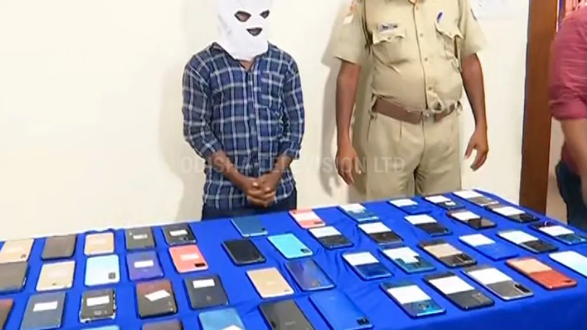 Cuttack: Mobile Loot Gang Busted, 1 Arrested