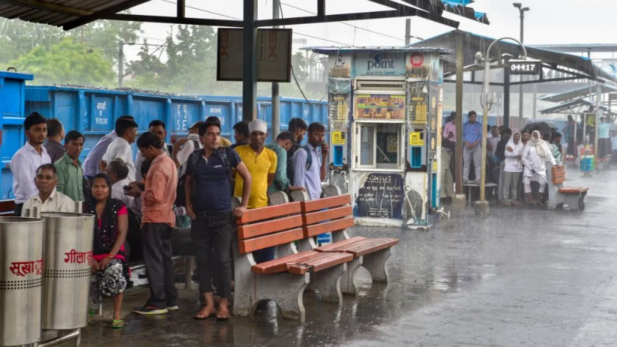 Rain lashes parts of Delhi-NCR; orange alert for today