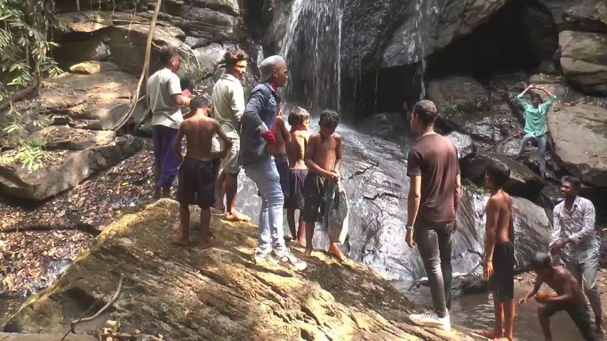 Barakanya Waterfall