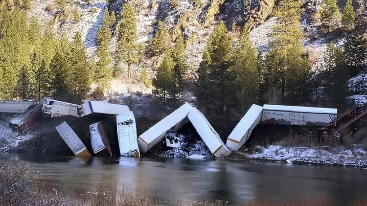 Derailed train in Montana spills beer into river