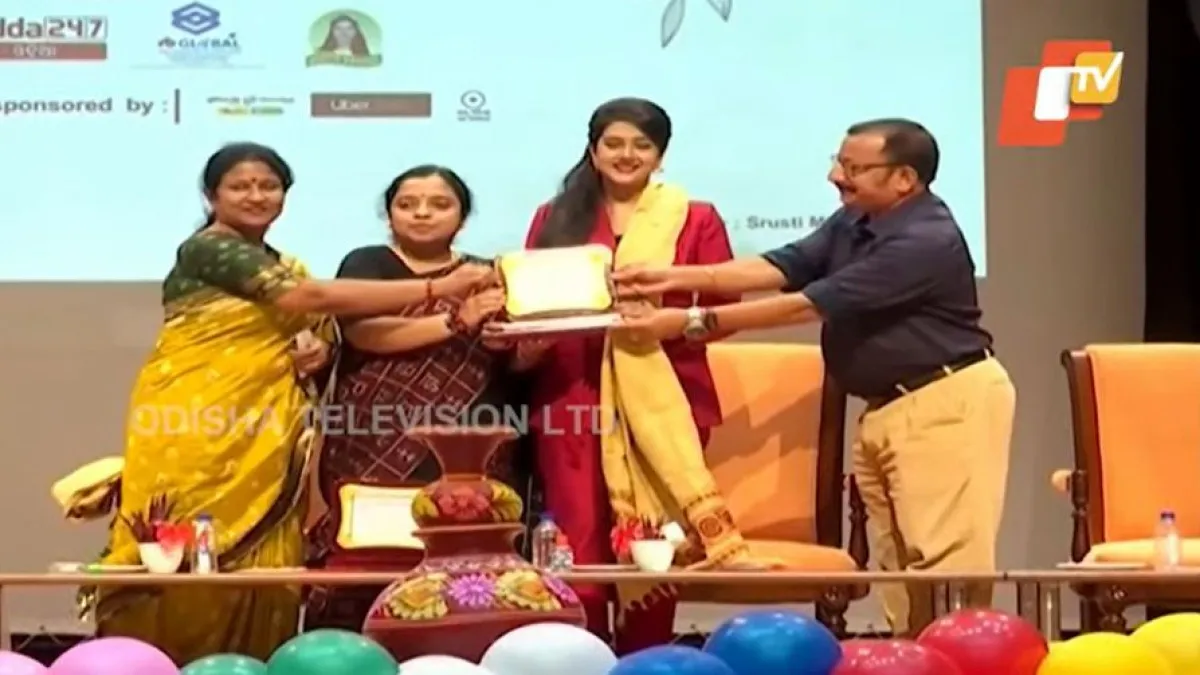 ଅଭିନେତ୍ରୀ ବର୍ଷା ପ୍ରିୟଦର୍ଶିନୀ