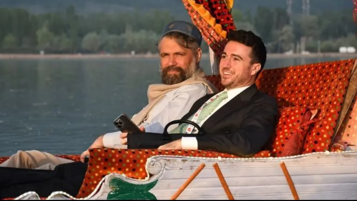 G20 Delegates Enjoy Shikara Ride