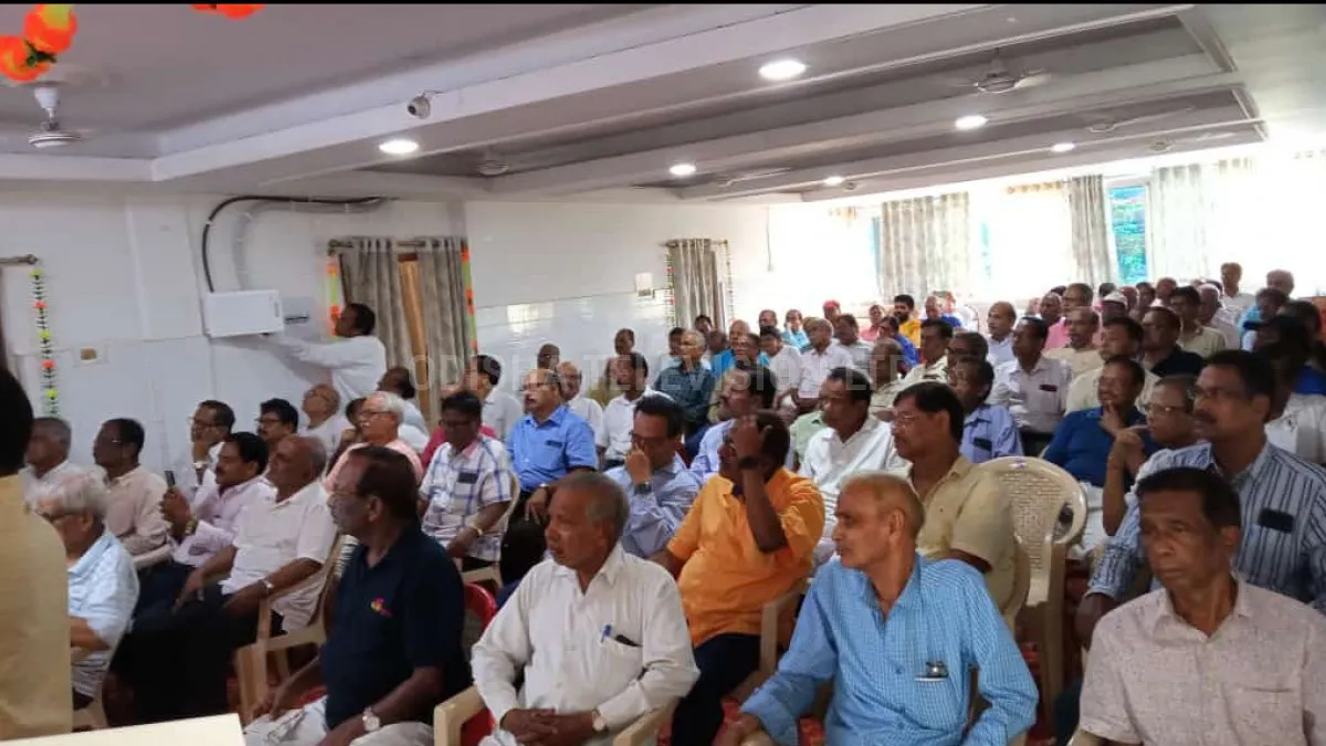 ଆଲୋଚନାଚକ୍ରରେ ବିଭିନ୍ନ ପ୍ରାନ୍ତରୁ ଆସିଛନ୍ତି ବରିଷ୍ଠ ନାଗରିକ