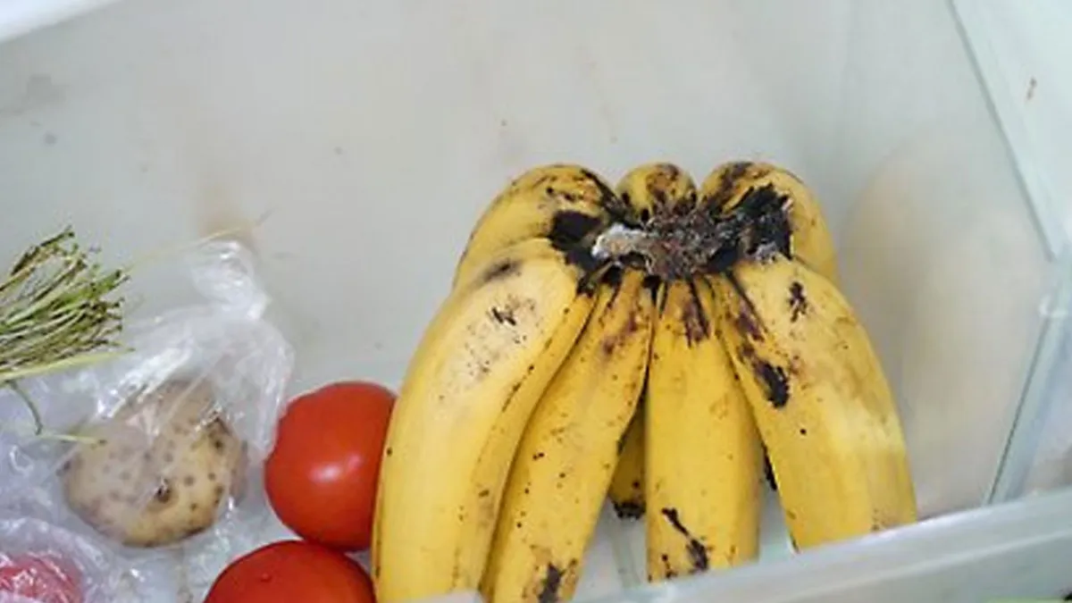 Banana in fridge 