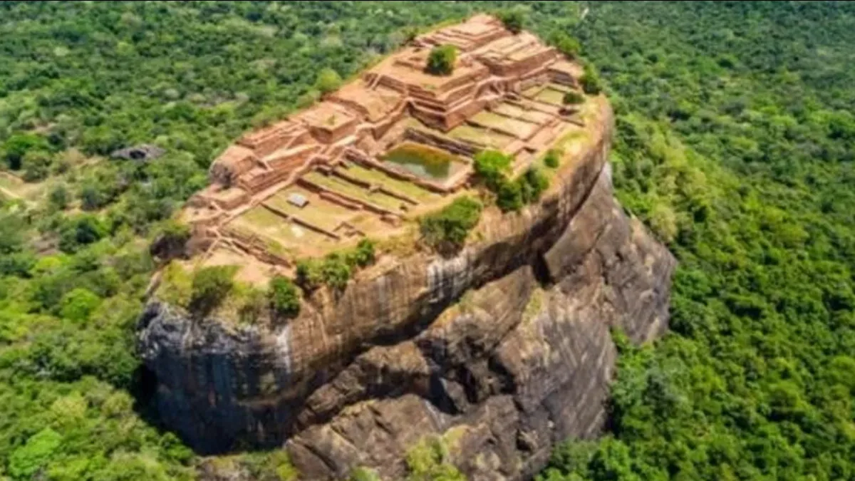 Ravana dead body still present in this cave srilanka