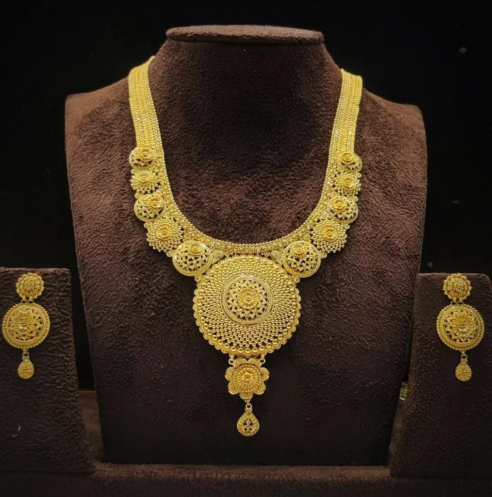 Shubhlaxmi Goa Luxurious 120.500g Gold Necklace Set – Shubhlaxmi Gold  jeweller | Export | Traditional & Gemstone jewellery