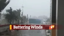Strong Winds Batter Dhamra As #CycloneYaas Landfall Draws Close