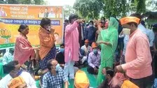 Political Blame Game Ensues In Odisha Over Mandi Issue, Farmers Continue To Suffer