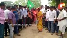 Political Drama Unfolds In Kendrapara As BJD Sprinkles Cow Dung Water At Congress’ Protest Venue