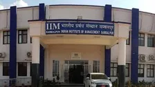 7 IIM Sambalpur Students Receive Rs 1-Lakh Scholarships