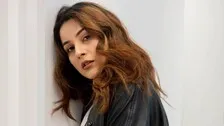 Shehnaaz Gill Finally Steps Out Of Home, Fans Go Berserk; Diljit Shares New Video #Watch