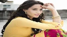 Nora Fatehi Stuns Her Fans Again; Zaalima Coca Cola Viewed 8 Million Times In 9 Hrs #Watch