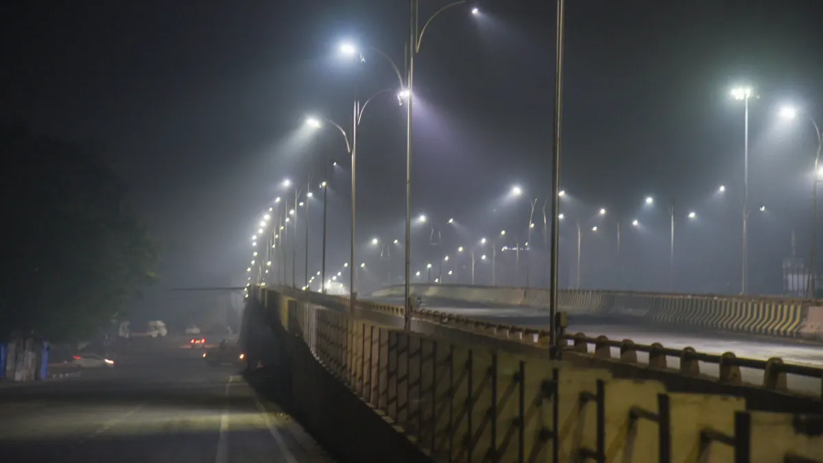 Fog covers the National Highway No. 16 in Bhubaneswar