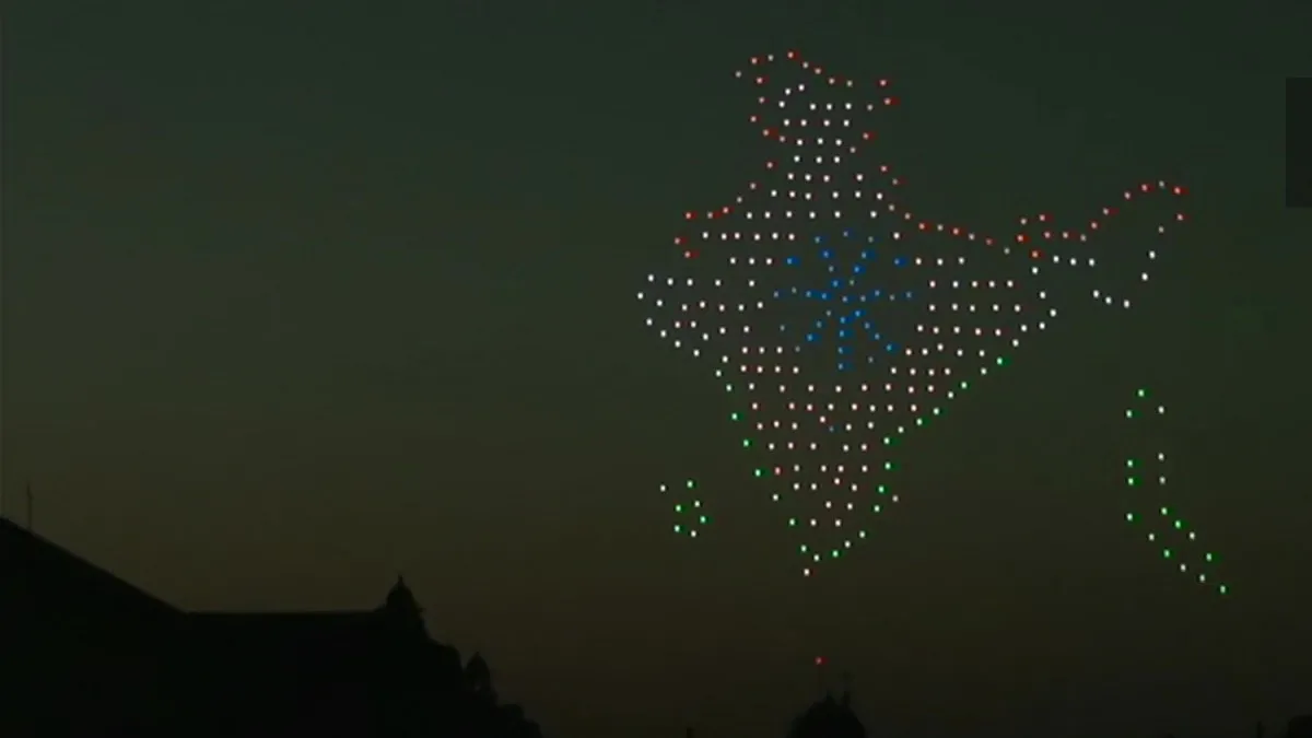 Dazzling Drones, Projection Mapping Show Add Colour To Beating The Retreat