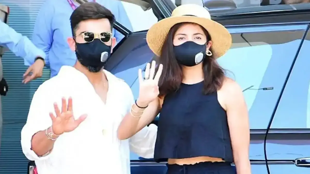  Virat Kohli returns with Anushka Sharma from vacation