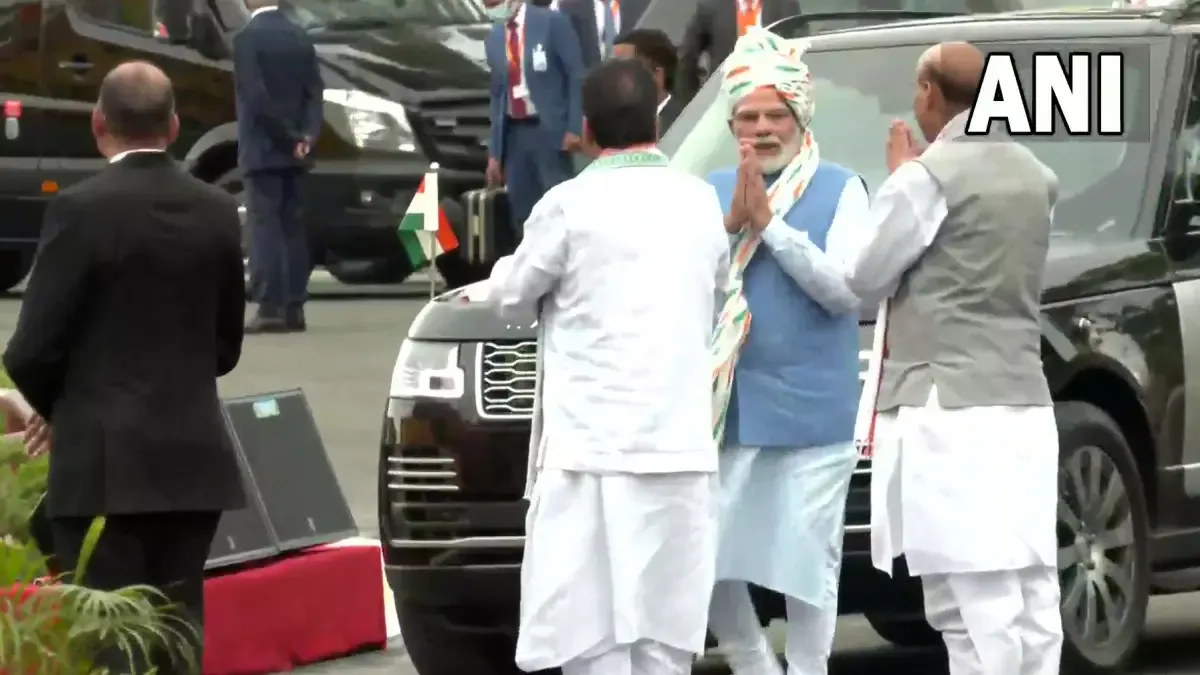 PM Modi arrives at Red Fort