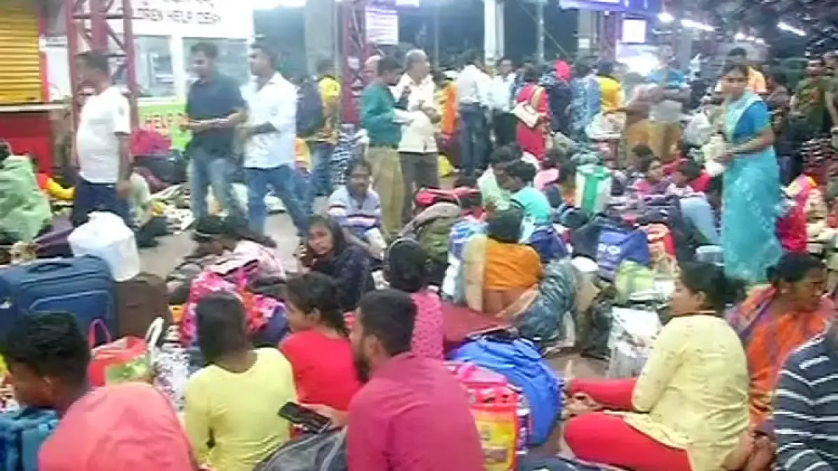 Impatient crowd waiting at Puri railway station