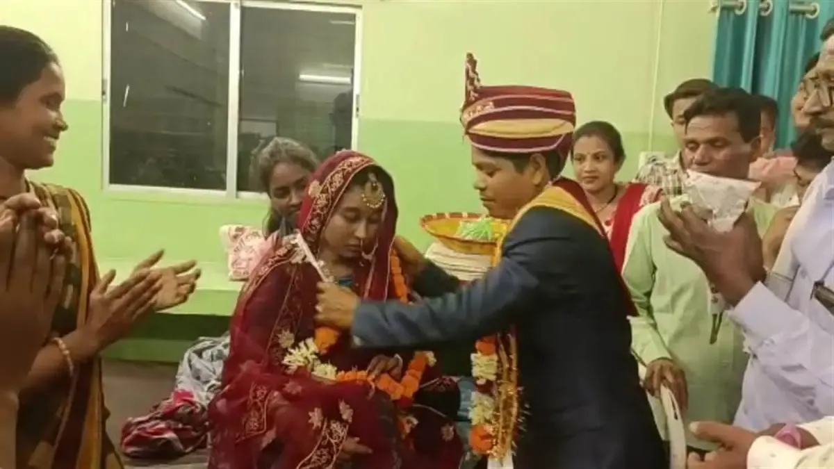 Rashmi marries Raj in hospital