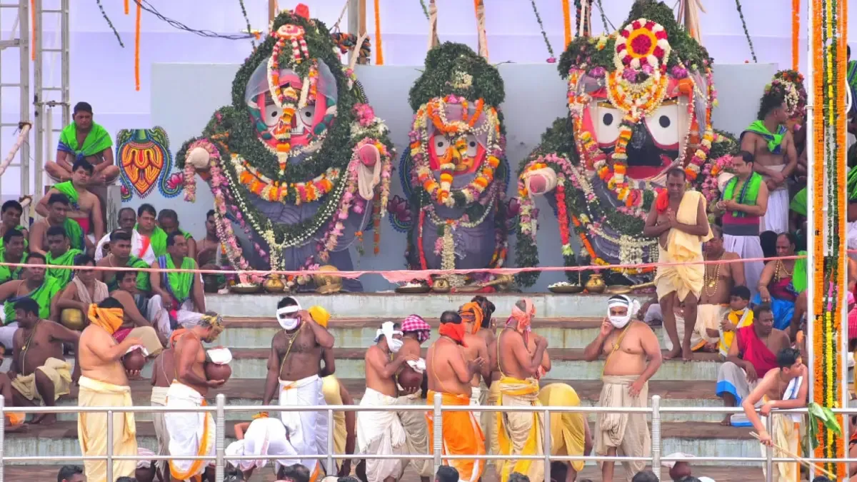 108 pitchers of sacred water brought to Snana Mandap for grand bathing