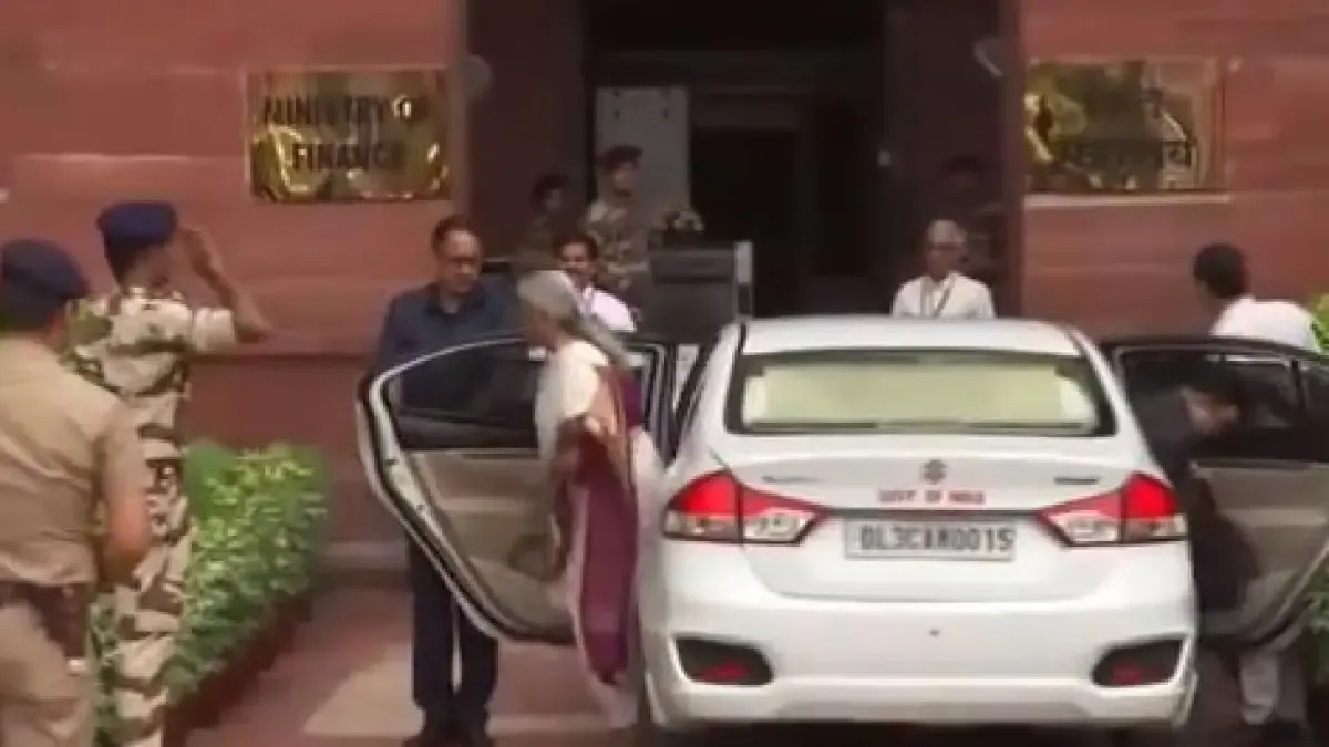 FM at Ministry of Finance office