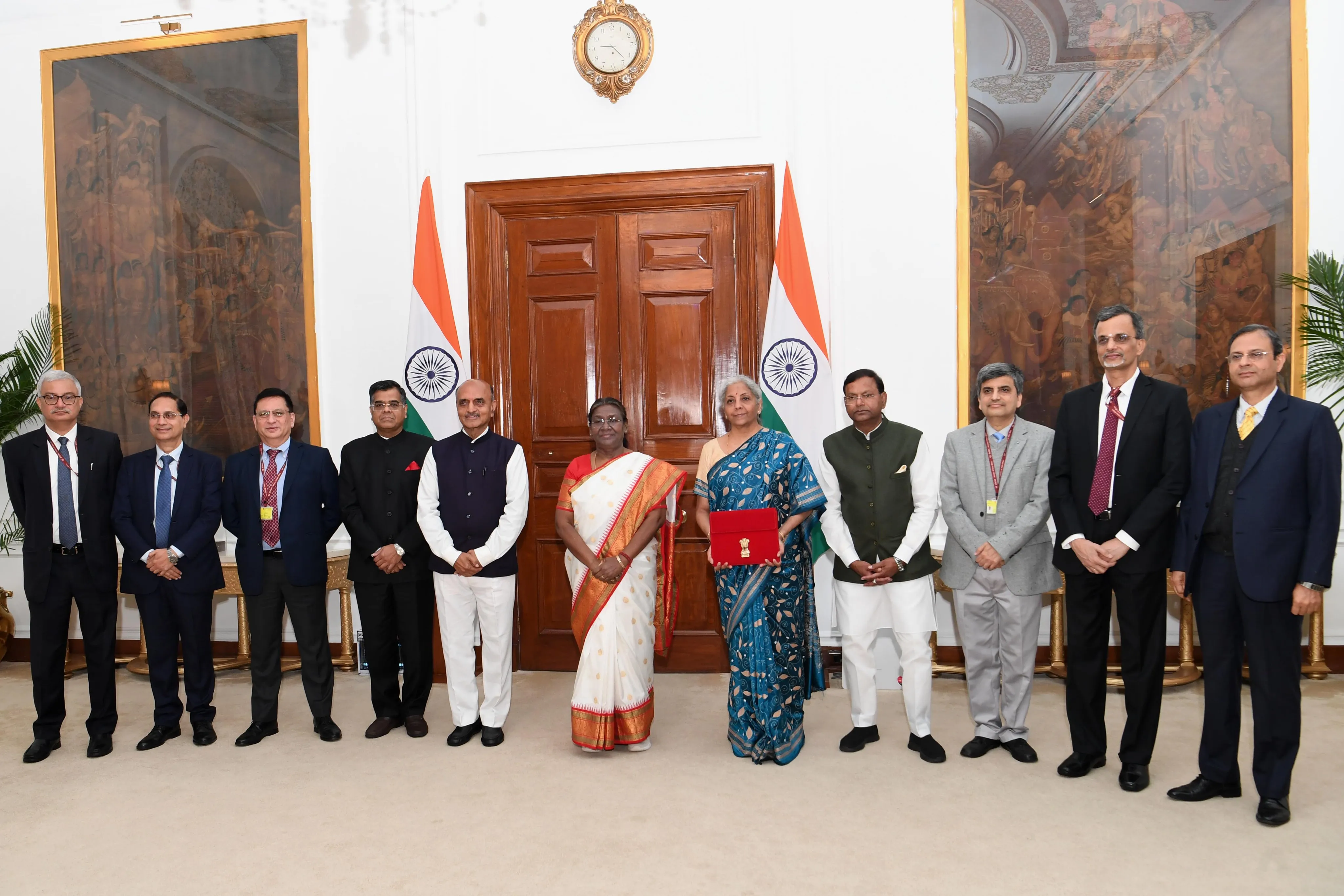 Nirmala Sitharaman meets President Droupadi Murmu 