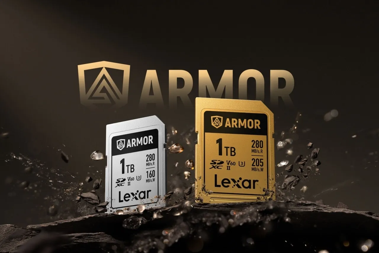 Armor Gold & Silver SDXC card