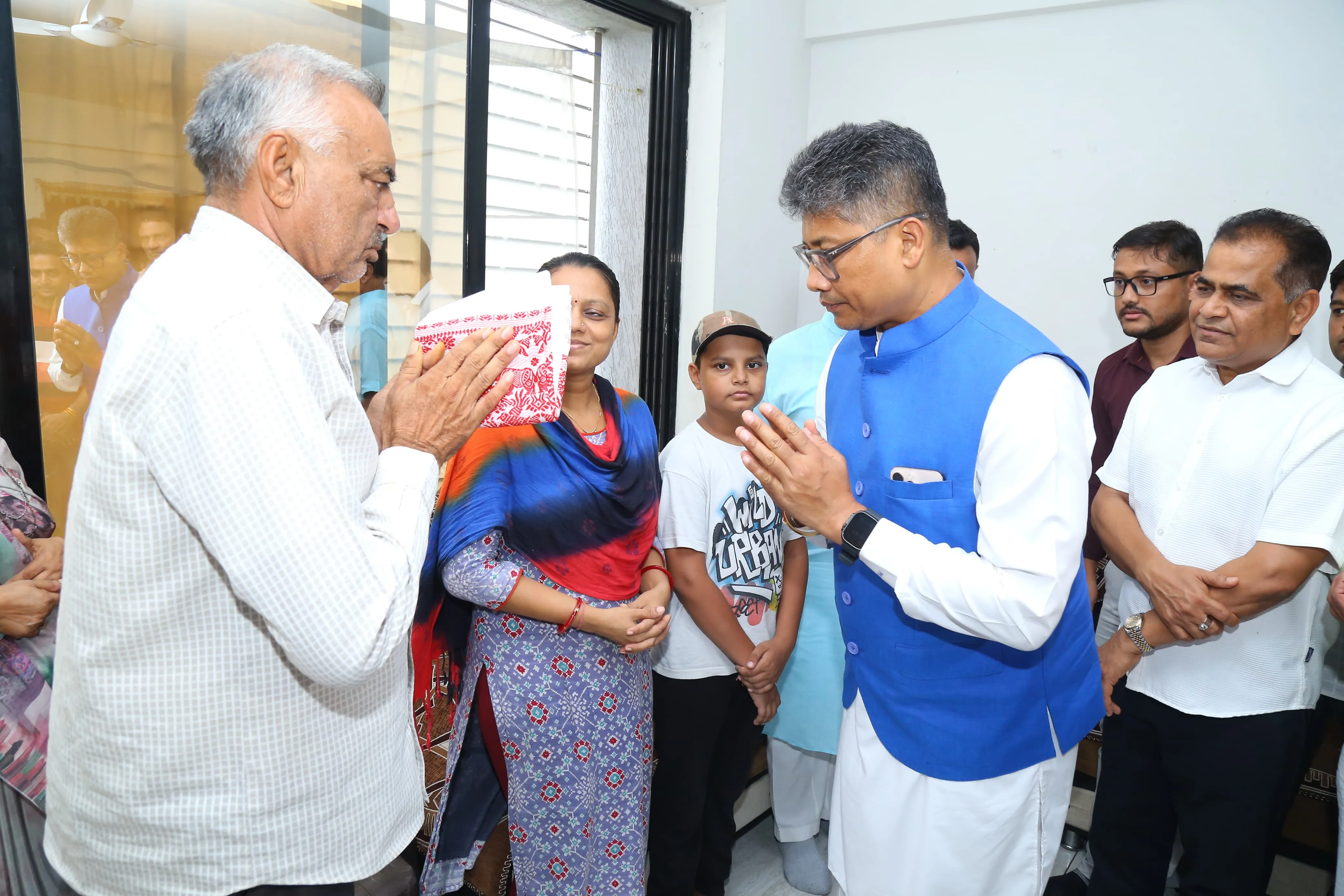 Assam Minister Visits Family of Pahalgam Terror Attack Victim in Surat